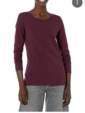 Banana Republic Soft Comfy Wine Color Long Sleeve Crewneck Top Closet Basic